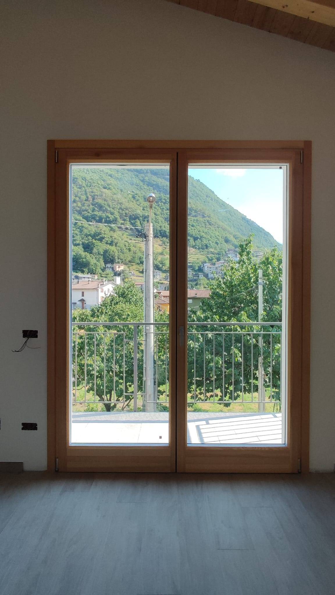 Porta finestra in legno alluminio